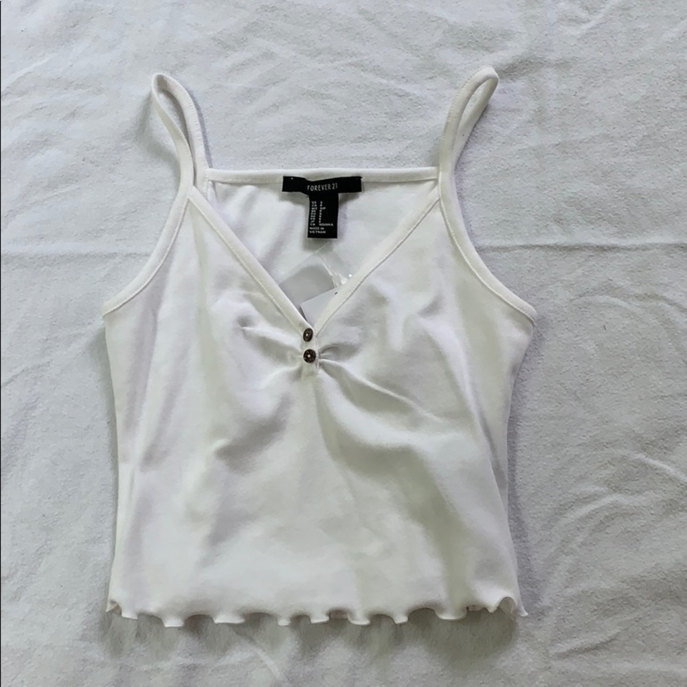 FOREVER 21 crop cami lettuce edge buttons white